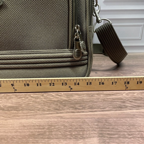 MODA Carry-On Travel Briefcase Bag Olive Green Laptop Messenger Shoulder Strap - Picture 10 of 12